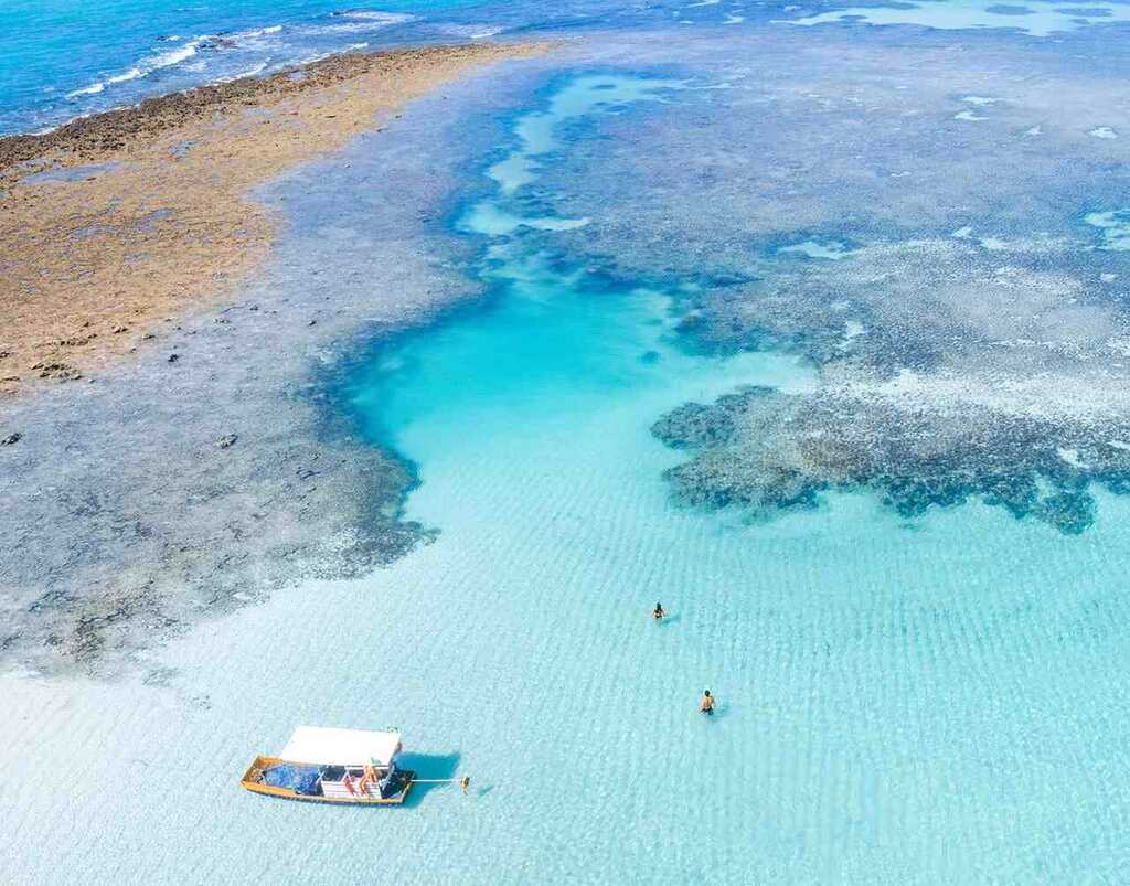 piscina natural em Japaratinga, representando os destinos de Japaratinga ou Maragogi
