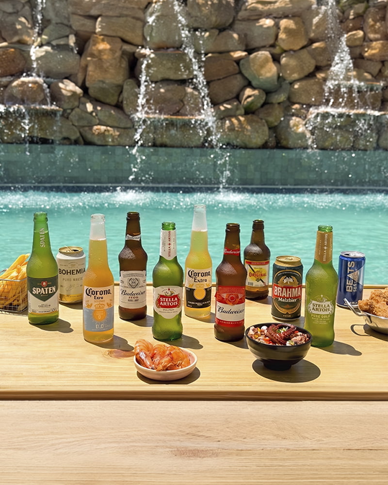 Sabor de férias é imperdível Diversas cervejas nacionais e importadas, camarões e petiscos servidos à beira da piscina do Salinas Maragogi.